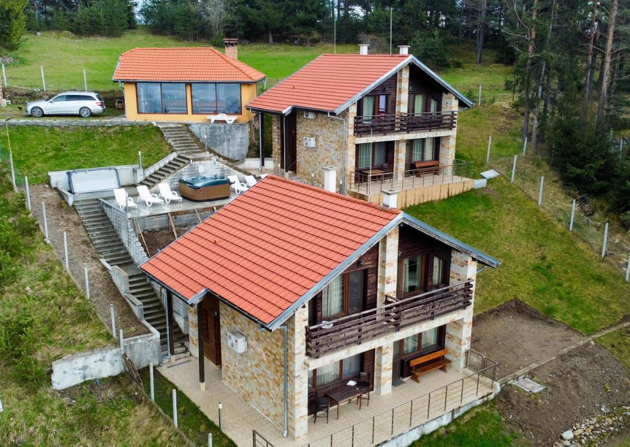 Къщи За Гости Фантазия Dospat Exteriör bild